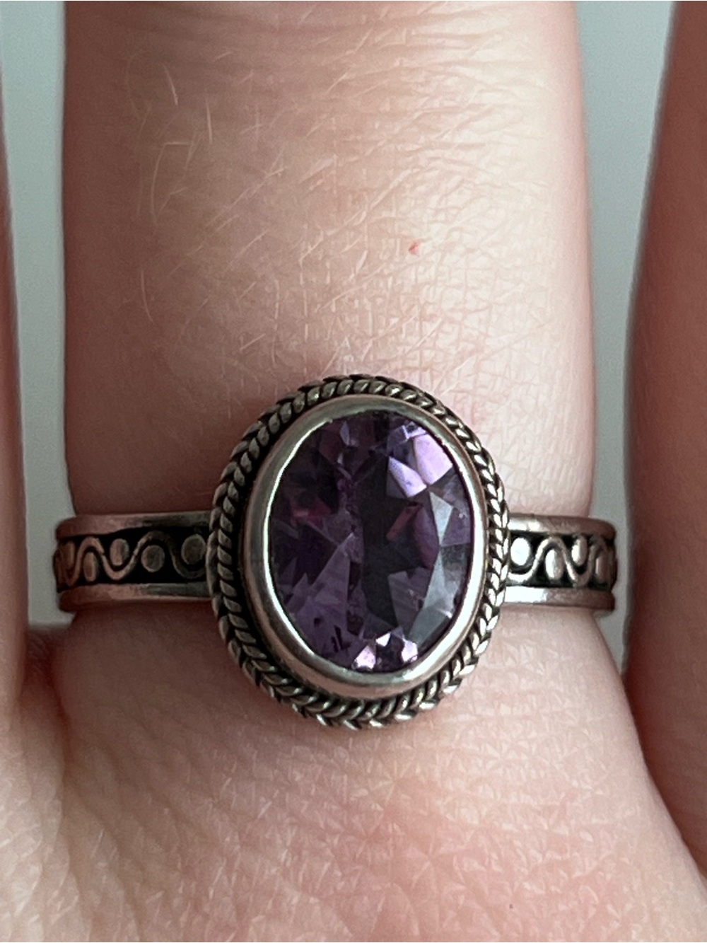 925 Sterling Silver Purple Amethyst Ring Intricate Silver Work Details Sz 8.25